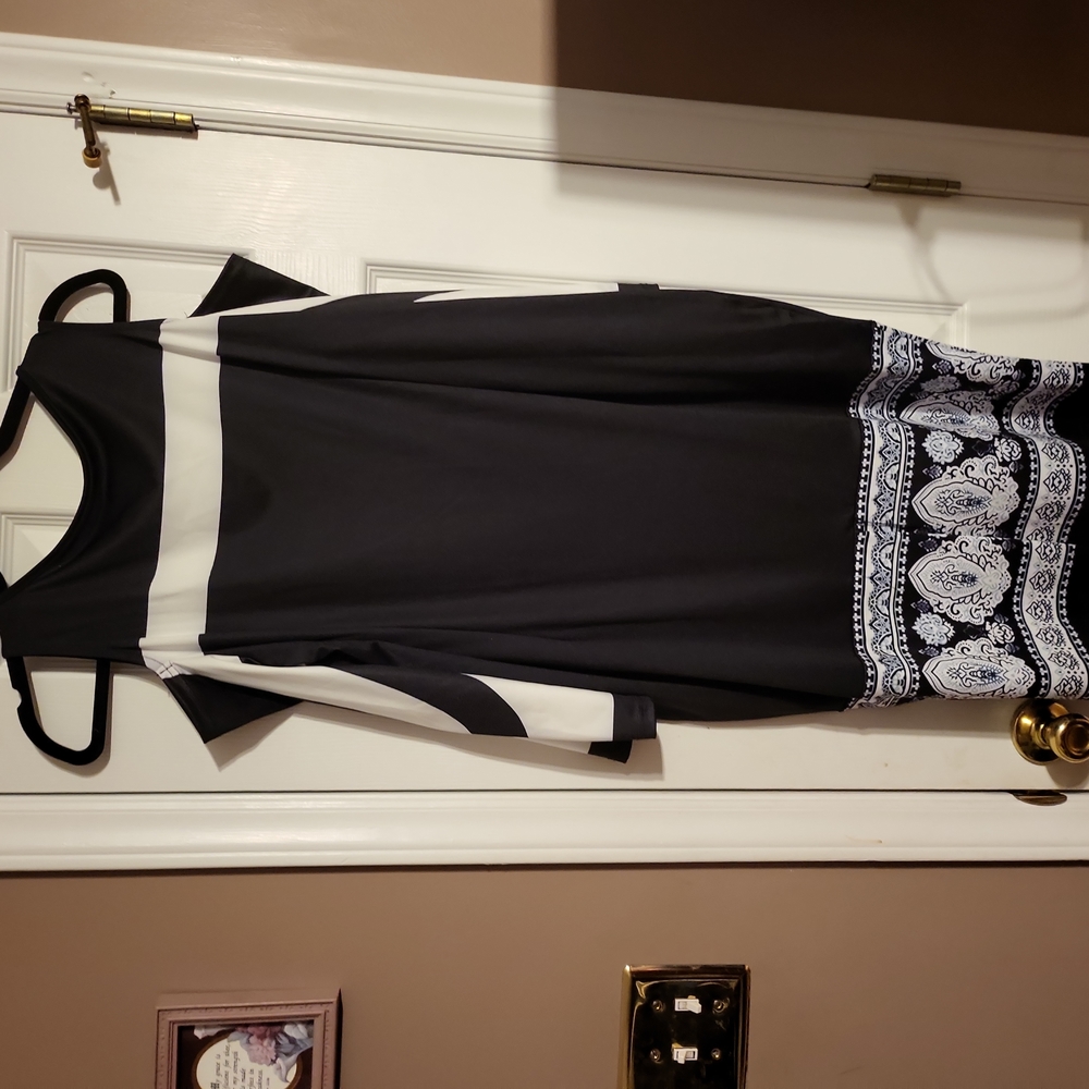 Dress - Picture 3 of 3